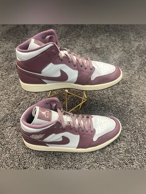 Jordan 1 Mid Shoes Women’s Size 12 Sky J Muave Pure Platinum Sail BQ6472-050
